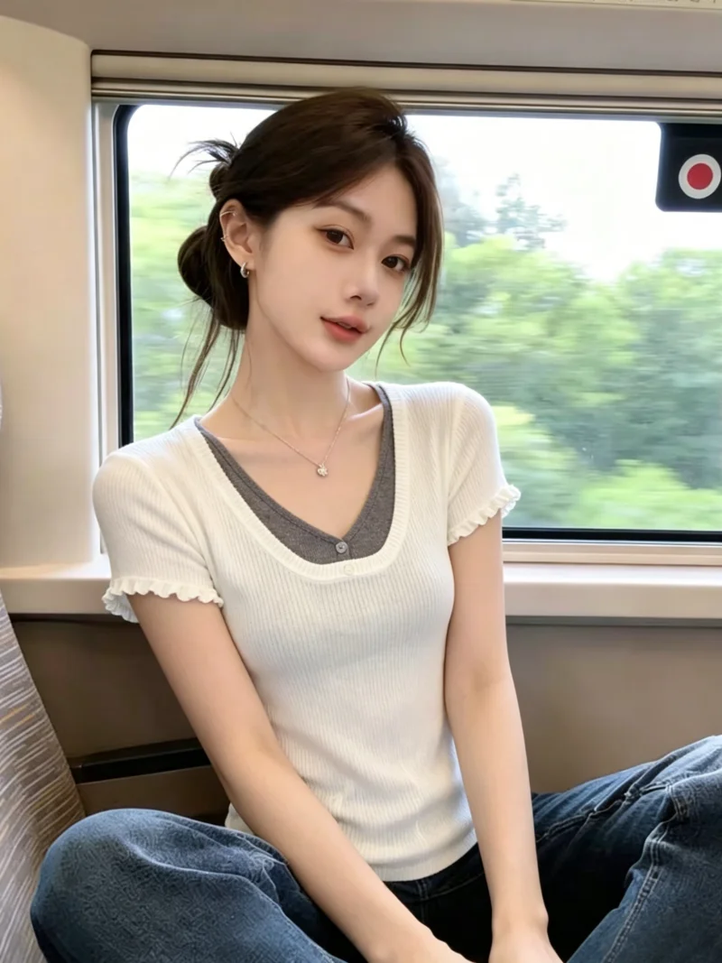 Unique Knitted Short Sleeve Top for Women Stylish Design Koreanstyle Straightcut Silkmaterial Summerspecialrecommendation
Unique Knitted Short Sleeve Top for Women Stylish Design Koreanstyle Straightcut Silkmaterial Summerspecialrecommendation