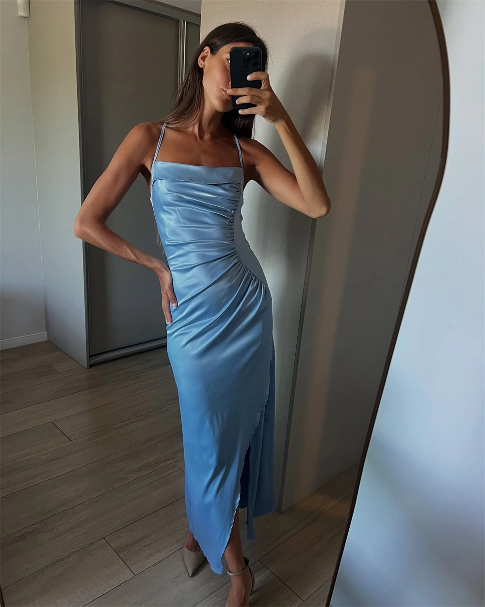 Customized Exquisite Blue Satin Evening Dress Square Collar Spaghetti Straps Sleeveless Party Dress Fashion Bridal Par
Customized Exquisite Blue Satin Evening Dress Square Collar Spaghetti Straps Sleeveless Party Dress Fashion Bridal Par