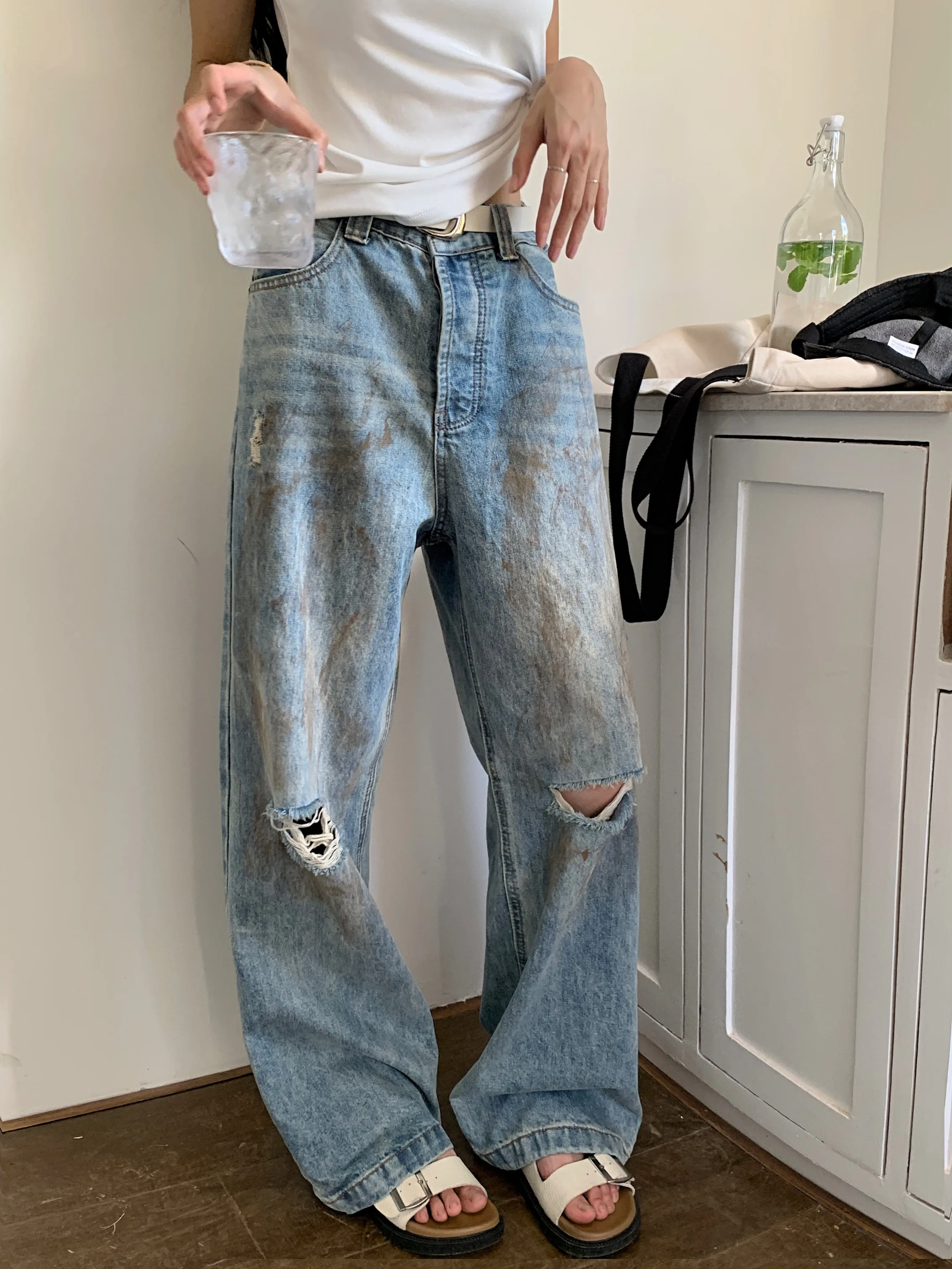 Retro Washed Distressed High Waist Loose Women's Jeans Straight Leg Casual Summer Blue Denim Pants Torn Hole Detail
Retro Washed Distressed High Waist Loose Women's Jeans Straight Leg Casual Summer Blue Denim Pants Torn Hole Detail