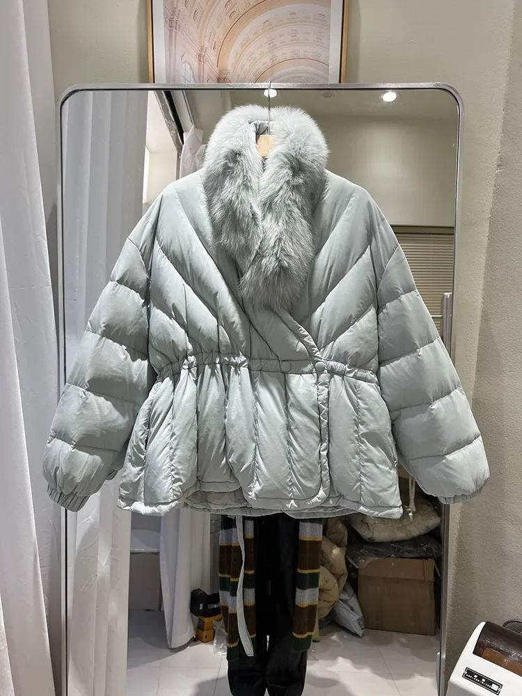 Real Fox Fur Winter Women Puffer Coat White Duck Down Jacket Female Loose Warm Short Parkas Snow Outwear 2024
Real Fox Fur Winter Women Puffer Coat White Duck Down Jacket Female Loose Warm Short Parkas Snow Outwear 2024