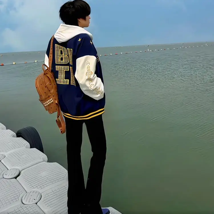 Ретро-бейсбольная куртка с вышивкой в американском стиле, мужская, осенне-зимняя, свободного кроя, универсальная, модная, для пар, в национальном стиле, верхняя одежда
Ретро-бейсбольная куртка с вышивкой в американском стиле, мужская, осенне-зимняя, свободного кроя, универсальная, модная, для пар, в национальном стиле, верхняя одежда