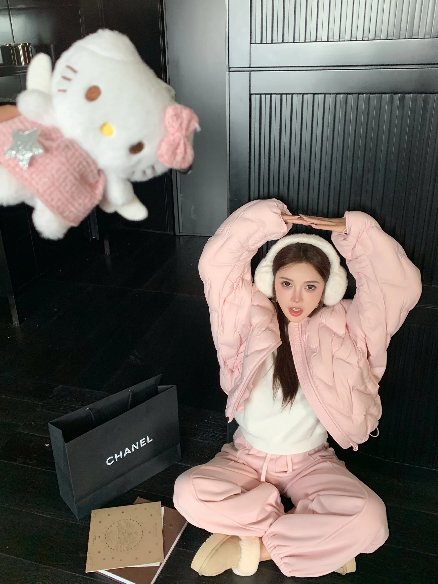 LADIESFIRST Faionable Wave Pattern 90% White Du down Jaet Women's High-End Feel Casual Loose Fit Warm Long Sve
LADIESFIRST Faionable Wave Pattern 90% White Du down Jaet Women's High-End Feel Casual Loose Fit Warm Long Sve