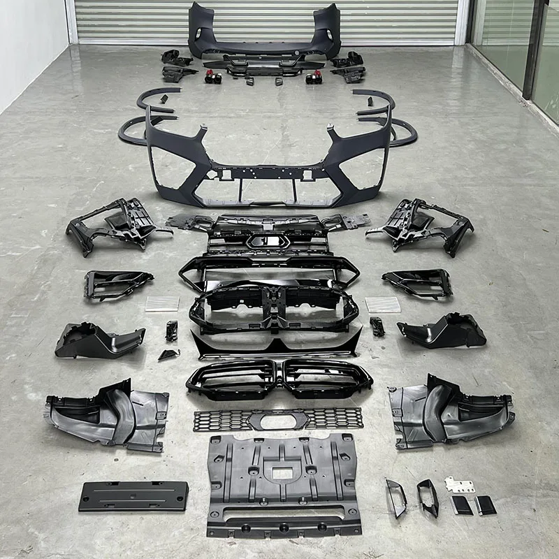 Popular hot sale newest car body kit with front and rear bumper with grille side skirt for BMW X5 G05/G18 2023 modified to X5M
Popular hot sale newest car body kit with front and rear bumper with grille side skirt for BMW X5 G05/G18 2023 modified to X5M