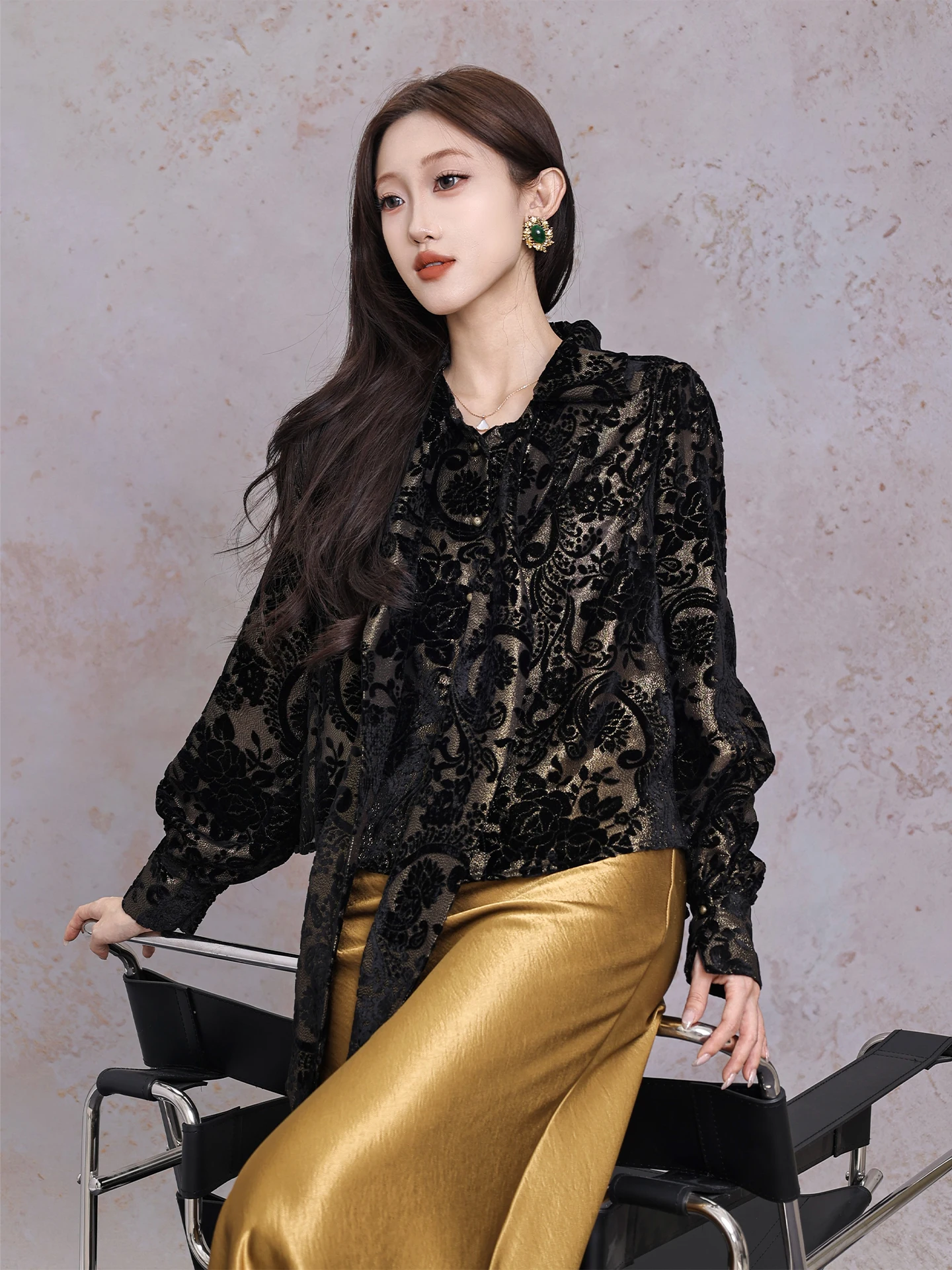 Original Design Luxury Velvet irt with Burned Flower Loose Fit Women's Long Sve Lantern Sve irt Ele Personali
Original Design Luxury Velvet irt with Burned Flower Loose Fit Women's Long Sve Lantern Sve irt Ele Personali