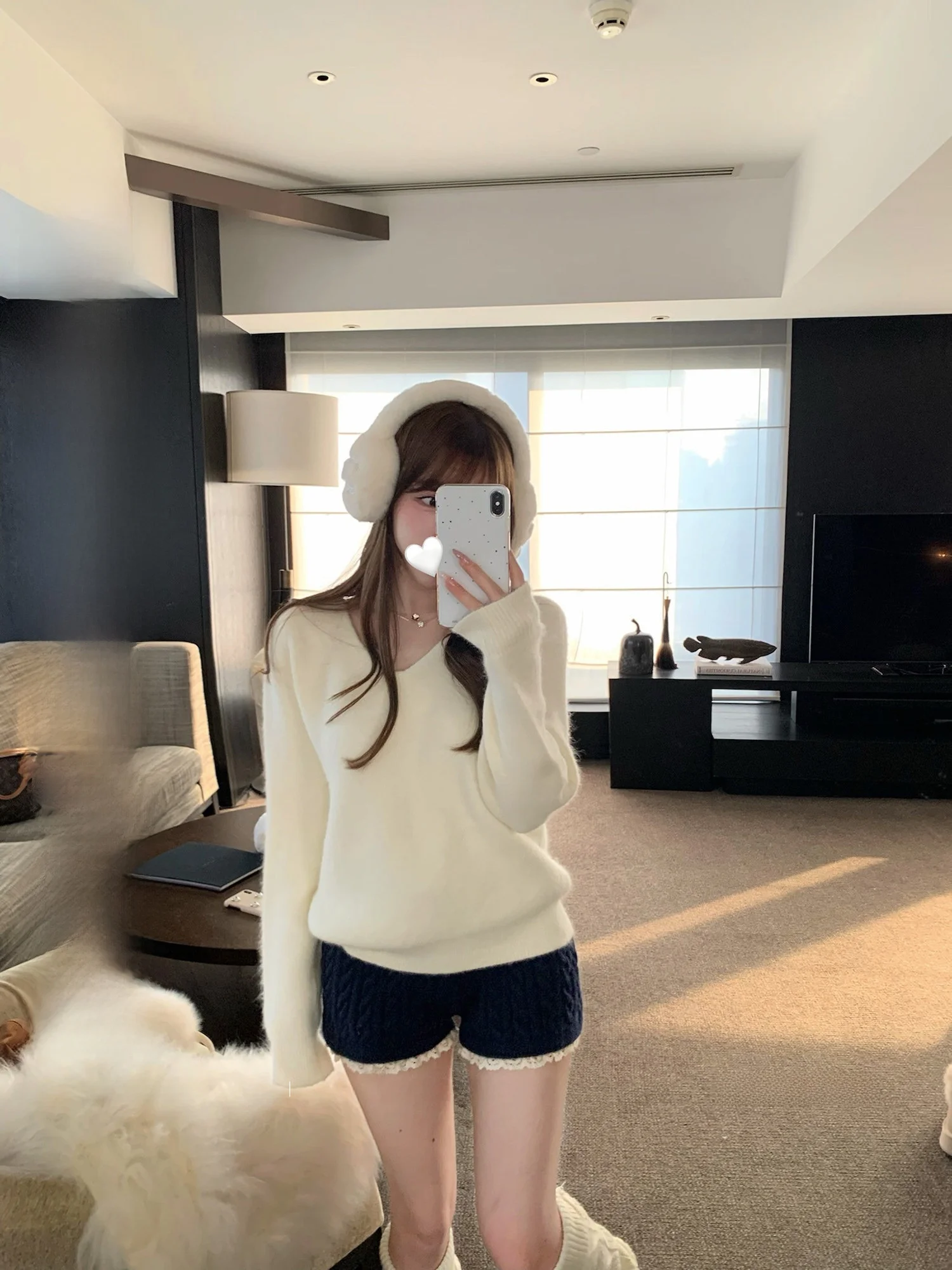 Вязаный свитер Lukira Soft Cloud из натурального кроличьего меха, однотонный, свободный крой, для женщин, осень-зима, V-образный вырез, длинный рукав
Вязаный свитер Lukira Soft Cloud из натурального кроличьего меха, однотонный, свободный крой, для женщин, осень-зима, V-образный вырез, длинный рукав