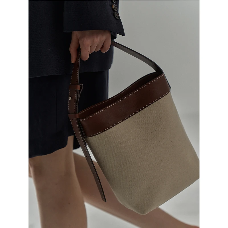 Korean Sle Canvas Buet Bag Casual oulder Handbag Simple Design Commuter Ins Inspired Women's Bag ular Trending Model
Korean Sle Canvas Buet Bag Casual oulder Handbag Simple Design Commuter Ins Inspired Women's Bag ular Trending Model