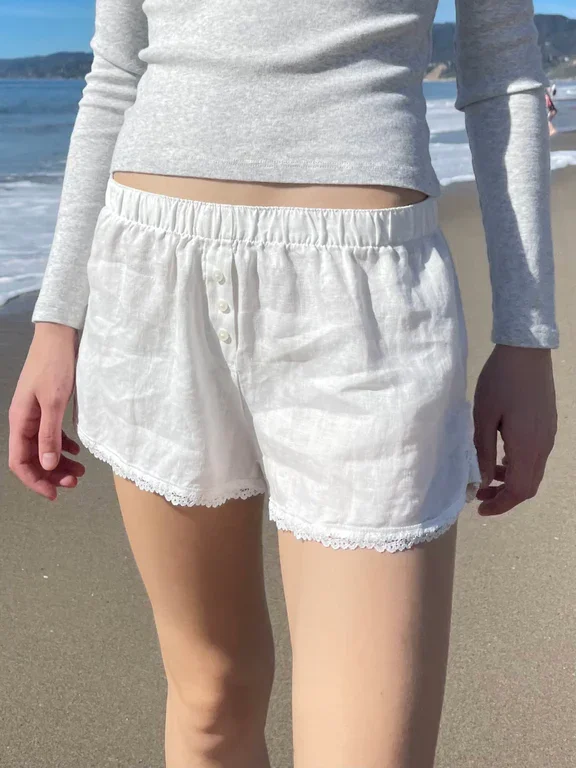 White Sweet Cute Shorts Woman Summer Lace Trim Buttons Elastic High Waist Straight Short Pants Casual Y2k Girl Home Underwear
White Sweet Cute Shorts Woman Summer Lace Trim Buttons Elastic High Waist Straight Short Pants Casual Y2k Girl Home Underwear