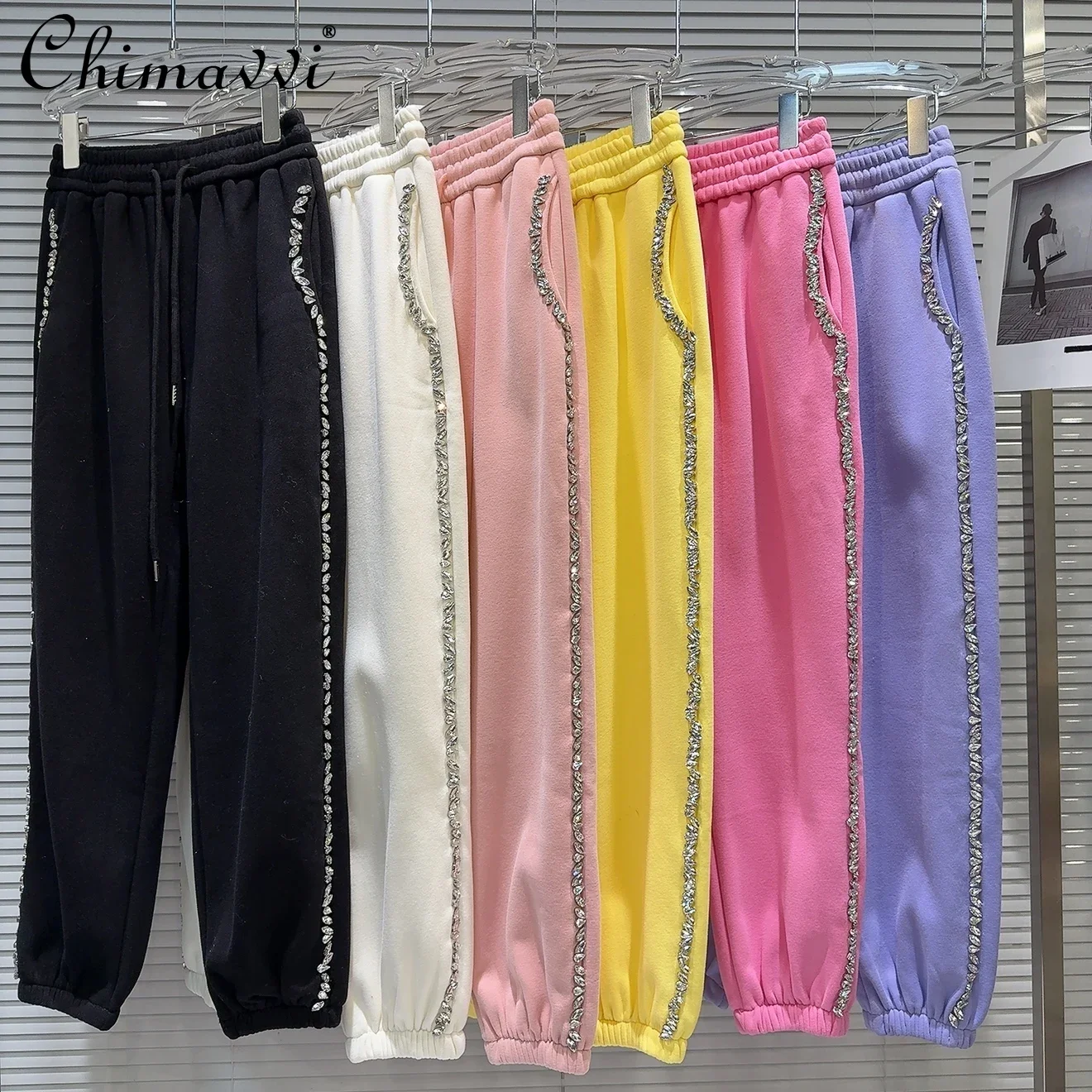 2024 Winter New Heavy Fashion Rhinestone Edge Casual Pants Multi-color Sweet Girl Loose Fleece Sweatpants Women Y2k Pants
2024 Winter New Heavy Fashion Rhinestone Edge Casual Pants Multi-color Sweet Girl Loose Fleece Sweatpants Women Y2k Pants
