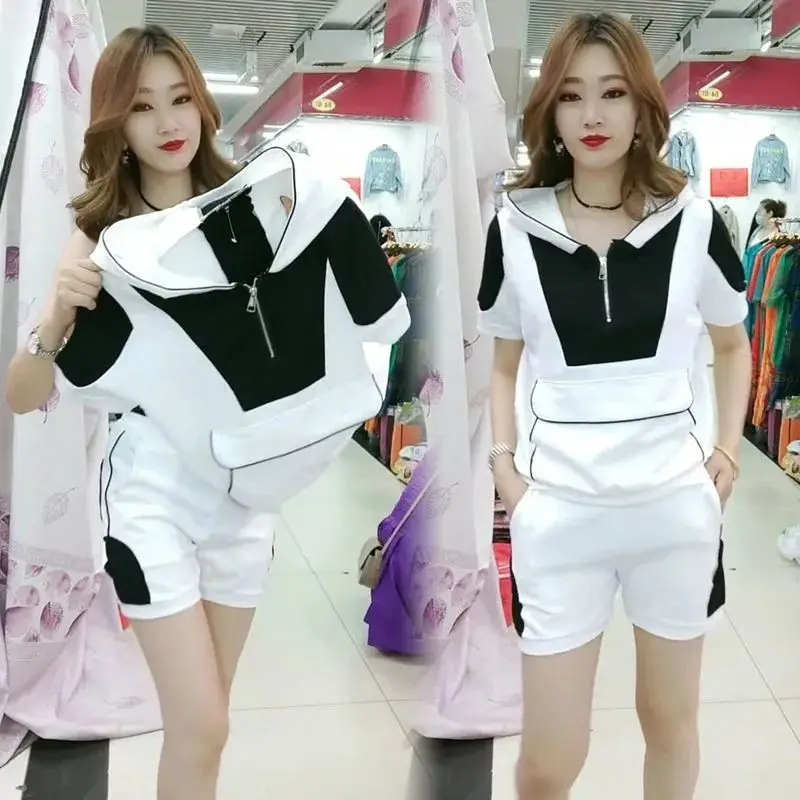 Women's Sportswear Fashion Trend Summer New Personalized Pullover Hoodie Shorts Two Sets Loose Home Wear Two Sets
Women's Sportswear Fashion Trend Summer New Personalized Pullover Hoodie Shorts Two Sets Loose Home Wear Two Sets