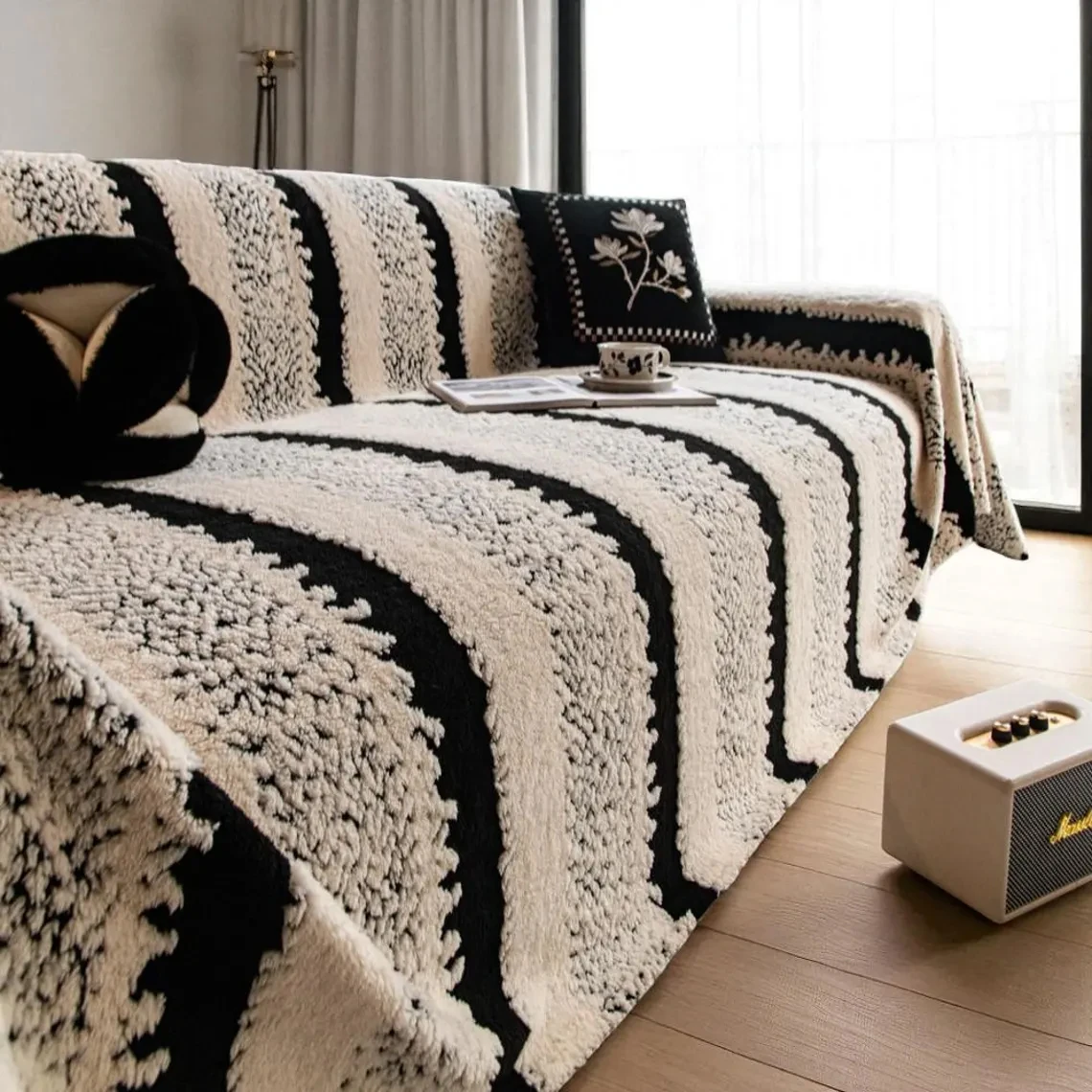 1PC Black White Striped Bohemian Jacquard Warm Plush Sofa Towel, Bohemian Style Soft Thick Blanket, Suitable for Living Room S
1PC Black White Striped Bohemian Jacquard Warm Plush Sofa Towel, Bohemian Style Soft Thick Blanket, Suitable for Living Room S