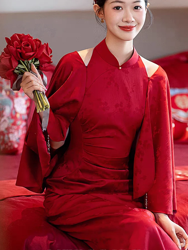 Китайское вечернее платье-ципао с открытыми плечами и шарфом для невесты, для помолвки, длинное, из вискозы
Китайское вечернее платье-ципао с открытыми плечами и шарфом для невесты, для помолвки, длинное, из вискозы