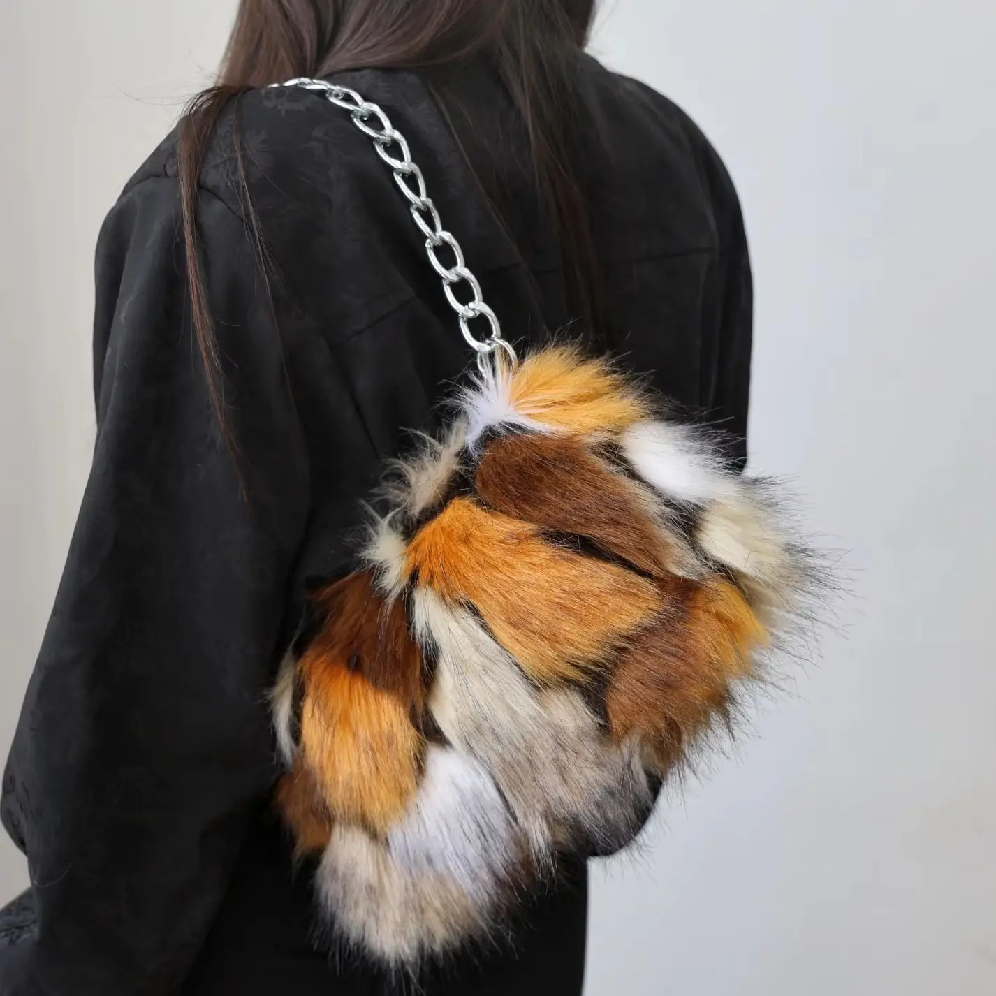 Winter Casual Furry Shoulder bags luxury woman Large Capacity Faux Fur handbags for woman 2026 Cute Plush Clutch Purse Eco Bag
Winter Casual Furry Shoulder bags luxury woman Large Capacity Faux Fur handbags for woman 2026 Cute Plush Clutch Purse Eco Bag