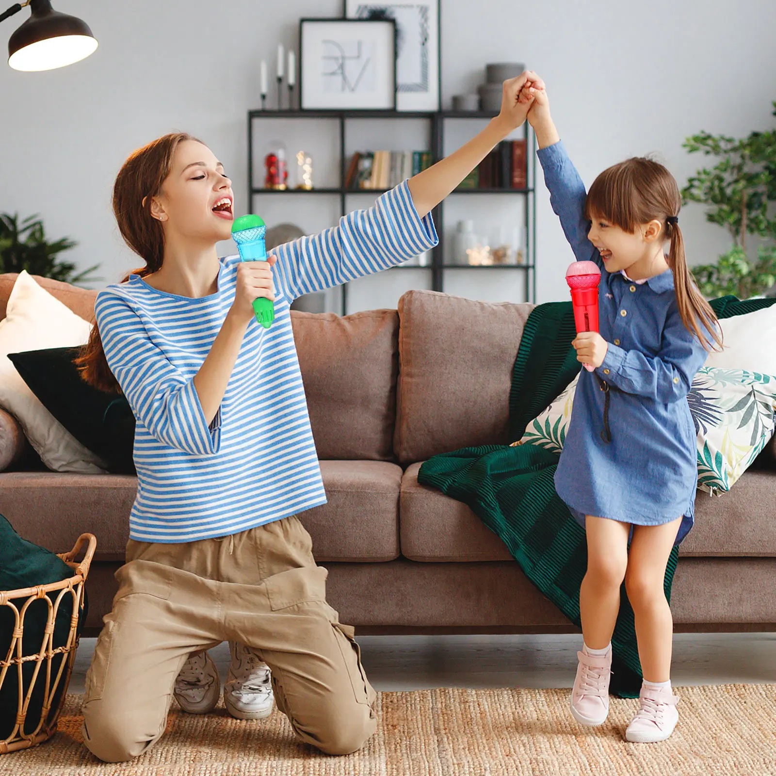 2Pcs Echo Microphone Prop Set for Kids Realistic Spring Sound Effect Lightweight Portable Pretend Play Karaoke Party Costume
2Pcs Echo Microphone Prop Set for Kids Realistic Spring Sound Effect Lightweight Portable Pretend Play Karaoke Party Costume