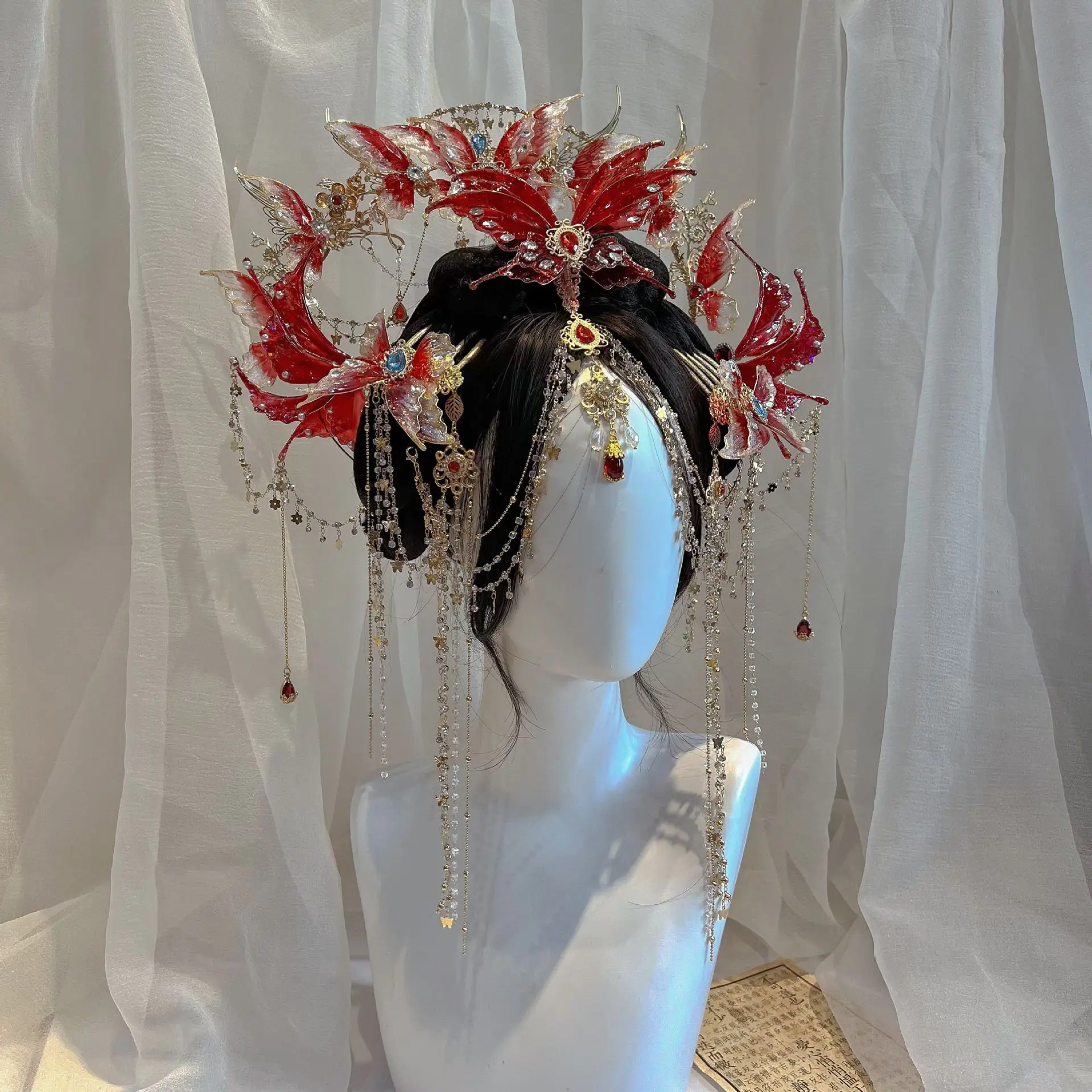 Western Chinese Clothing Dunhuang Forehead Exotic Dance Tassel Traditional Costume Hair Accessories Headdress Retro-Style Suit
Western Chinese Clothing Dunhuang Forehead Exotic Dance Tassel Traditional Costume Hair Accessories Headdress Retro-Style Suit