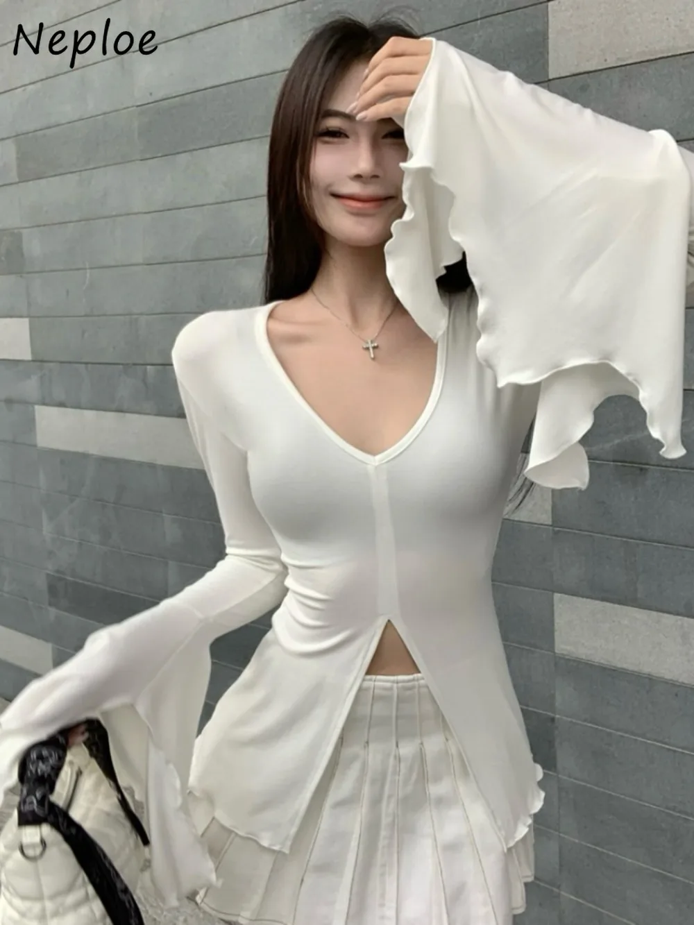 Neploe New Casual Spice Girls American Shirts Slim V Neck Flare Sleeve Vent Patchwork T-shirt All-match Simple Office Lady Mujer
Neploe New Casual Spice Girls American Shirts Slim V Neck Flare Sleeve Vent Patchwork T-shirt All-match Simple Office Lady Mujer