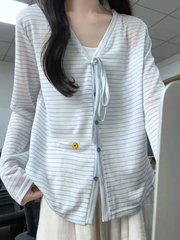 Korean Style Lazy Feel Striped Long Sleeve V-Neck Thin Outerwear Women Summer Blue White Stripes Loose Sun Protection Open Ca...
Korean Style Lazy Feel Striped Long Sleeve V-Neck Thin Outerwear Women Summer Blue White Stripes Loose Sun Protection Open Ca...