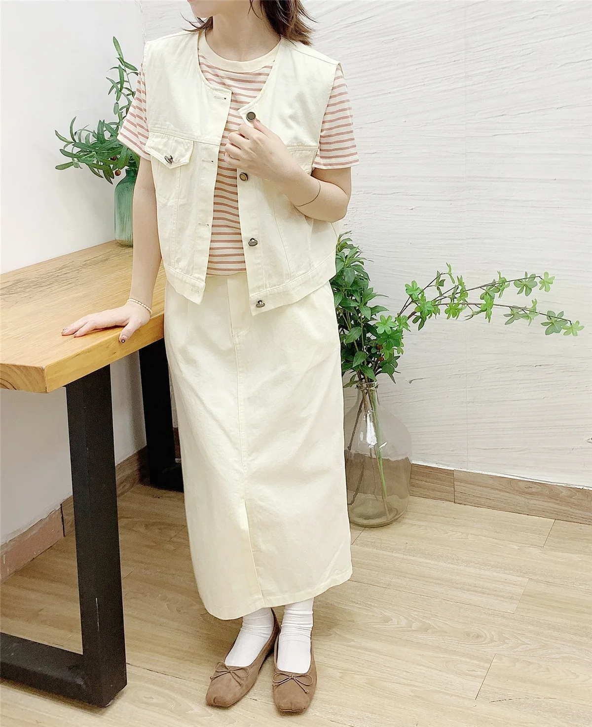 ANNUUS Новинка: Комплект рабочей одежды из 2 предметов – удлиненный жакет и юбка, однотонный, из хлопка, для женщин
ANNUUS Новинка: Комплект рабочей одежды из 2 предметов – удлиненный жакет и юбка, однотонный, из хлопка, для женщин