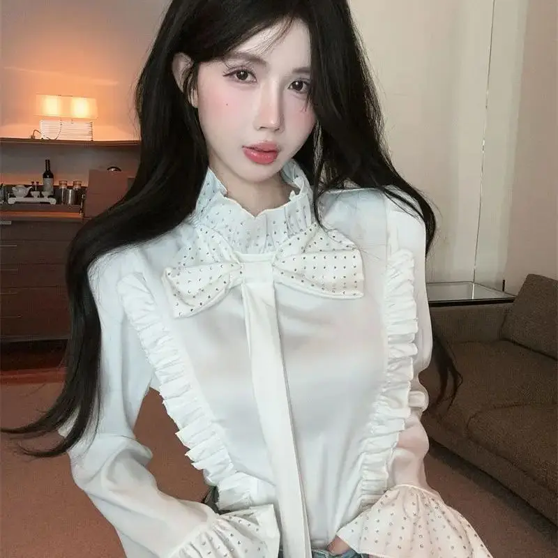 French White Chic Shirt Women 2025 Spring New High-End Temperament Versatile Flared Sleeve Top
French White Chic Shirt Women 2025 Spring New High-End Temperament Versatile Flared Sleeve Top