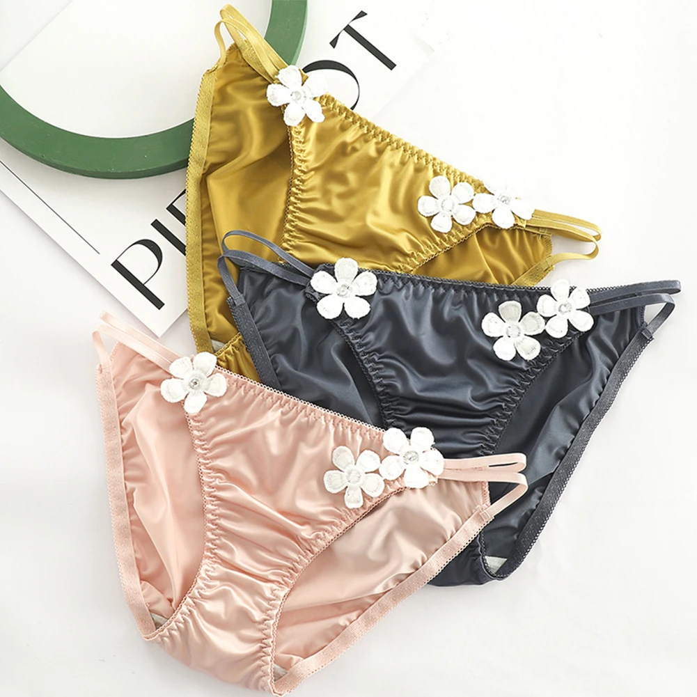 Sexy Women Briefs Smooth Satin Lingerie Silky Floral Embroidery Applique Panties Cute Breathable Low Waist Panties Summer New
Sexy Women Briefs Smooth Satin Lingerie Silky Floral Embroidery Applique Panties Cute Breathable Low Waist Panties Summer New