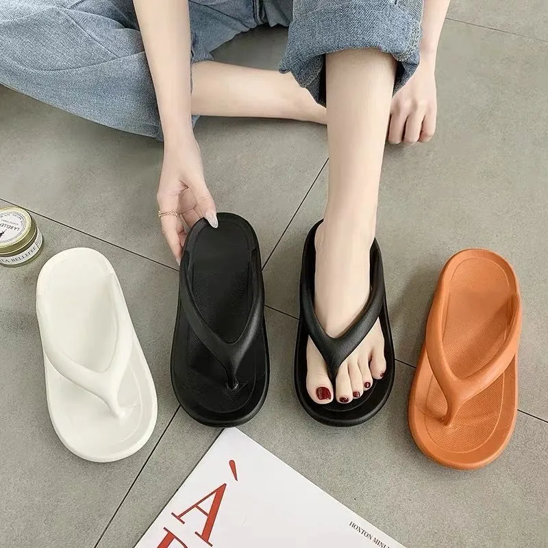 Couple's Thick Heel Beach Sandals Women's New Outdoor Wear Slip-On Summer Bathroom Anti-Slip Clogs Trendy Footwear
Couple's Thick Heel Beach Sandals Women's New Outdoor Wear Slip-On Summer Bathroom Anti-Slip Clogs Trendy Footwear