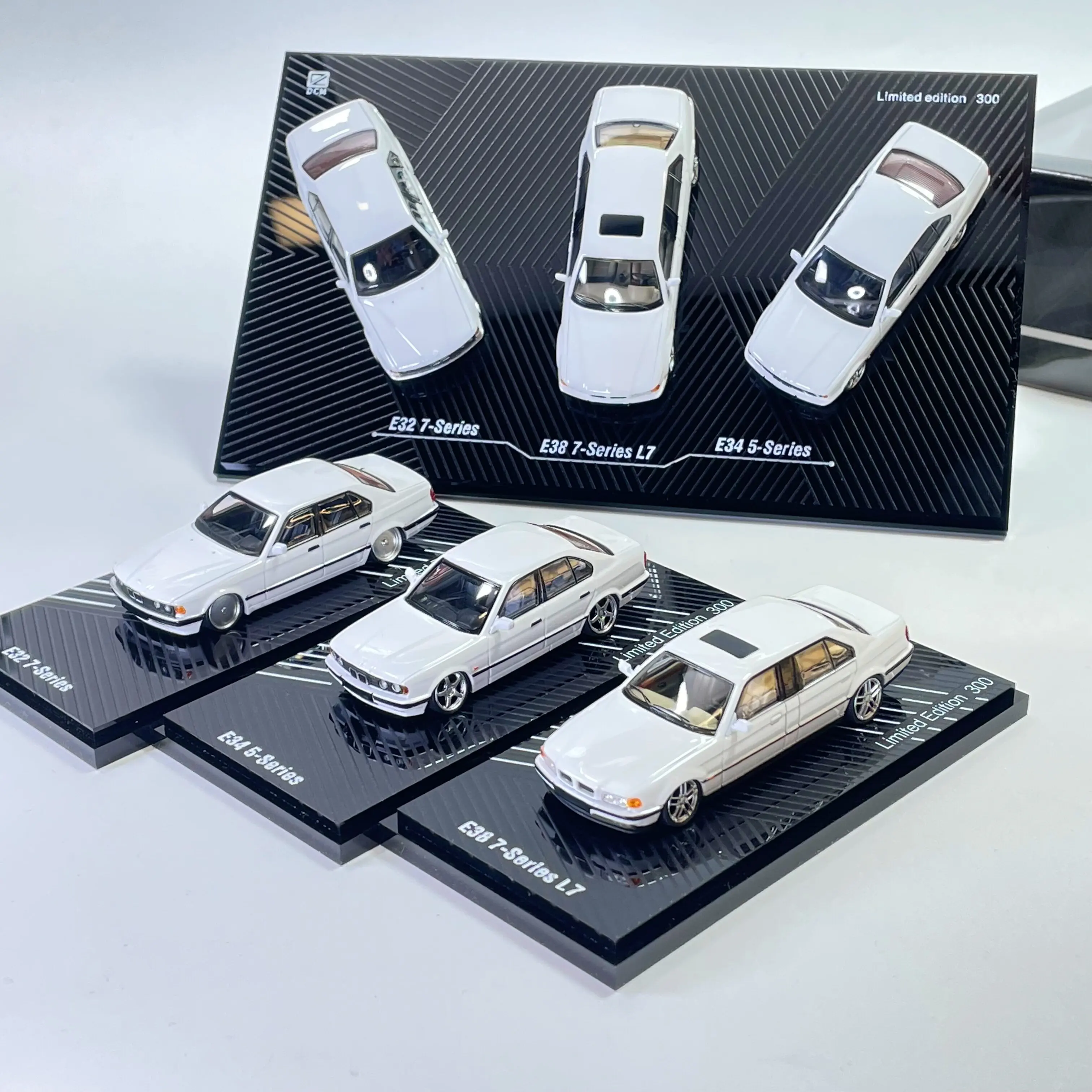 DCM 1:64 Low-profile E32 E34 E38 White Alloy Car Model Collection
DCM 1:64 Low-profile E32 E34 E38 White Alloy Car Model Collection