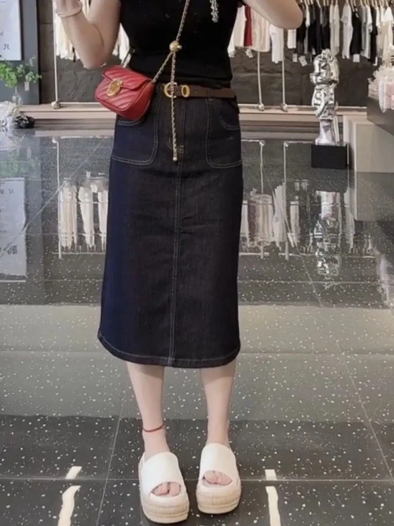 Spring 2026 High Waist Deep Blue Denim Asymmetrical Skirt Retro Style Women's Fashionable Versatile Half-length Pencil Skirt
Spring 2026 High Waist Deep Blue Denim Asymmetrical Skirt Retro Style Women's Fashionable Versatile Half-length Pencil Skirt