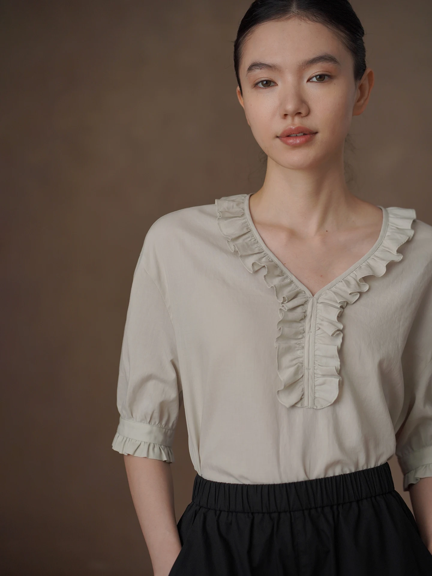 Hacikis Miss Lemon Soda Loose Short Sleeve Shirt V-neck Flared Hem Cotton Lyocell Blend Casual Style Straight Cut White Enhan...
Hacikis Miss Lemon Soda Loose Short Sleeve Shirt V-neck Flared Hem Cotton Lyocell Blend Casual Style Straight Cut White Enhan...