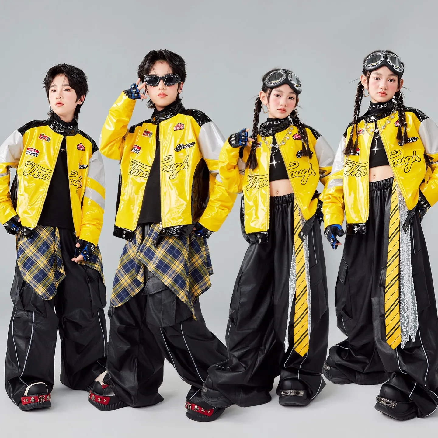 Одежда для уличных танцев для мальчиков, красивое желтое кожаное пальто, брюки с длинными рукавами, детский костюм в стиле хип-хоп, современный сценический наряд для девочек, L18298
Одежда для уличных танцев для мальчиков, красивое желтое кожаное пальто, брюки с длинными рукавами, детский костюм в стиле хип-хоп, современный сценический наряд для девочек, L18298