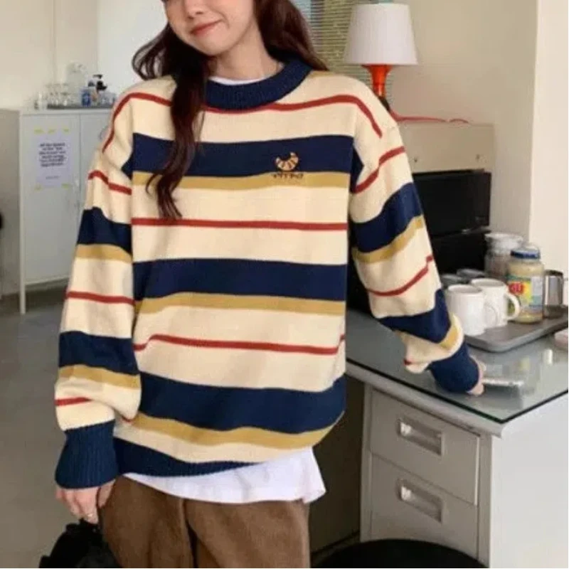 Retro Japanese Autumn Winter 2024 Women's Splicing Pullovers O-Neck Striped Sweater Loose Fashion Casual Long Sleeve Knitted Top
Retro Japanese Autumn Winter 2024 Women's Splicing Pullovers O-Neck Striped Sweater Loose Fashion Casual Long Sleeve Knitted Top