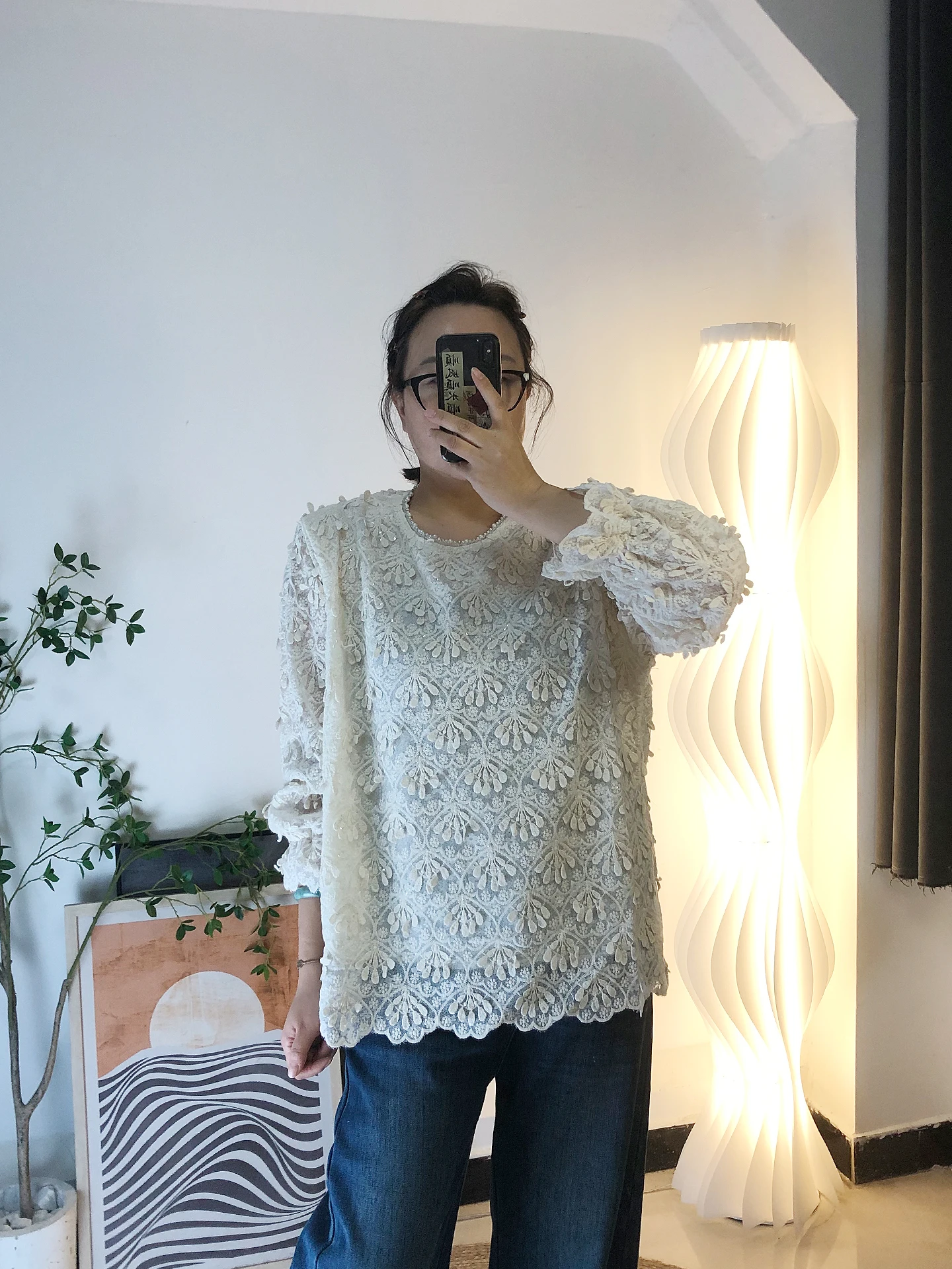 Женская шифоновая блузка больших размеров с вышивкой, кружевом и цветочным узором, свободного кроя, с круглым вырезом, длинными рукавами, во французском стиле
Женская шифоновая блузка больших размеров с вышивкой, кружевом и цветочным узором, свободного кроя, с круглым вырезом, длинными рукавами, во французском стиле