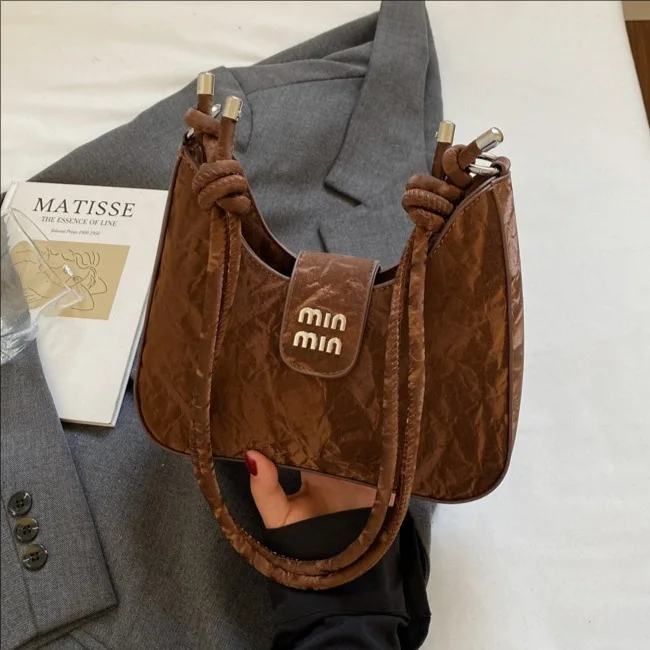 2025 Новая сумка через плечо для женщин, винтажный стиль, роскошная дизайнерская сумка на плечо, модный модный аксессуар для поездок на работу, минималистичный
2025 Новая сумка через плечо для женщин, винтажный стиль, роскошная дизайнерская сумка на плечо, модный модный аксессуар для поездок на работу, минималистичный