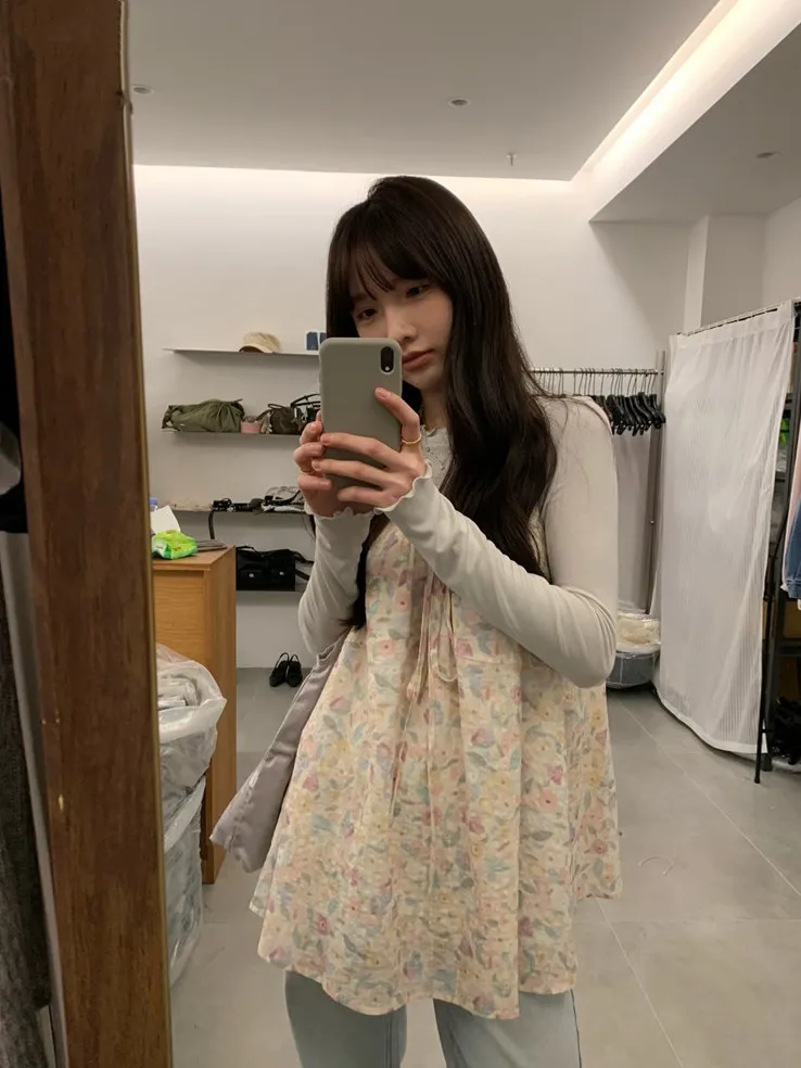 Casual Style Long Sleeve T-Shirt And Dress Set for Women Summer Season Pure Color Strap Design Floral Print Midi Skirt Two Pi...
Casual Style Long Sleeve T-Shirt And Dress Set for Women Summer Season Pure Color Strap Design Floral Print Midi Skirt Two Pi...