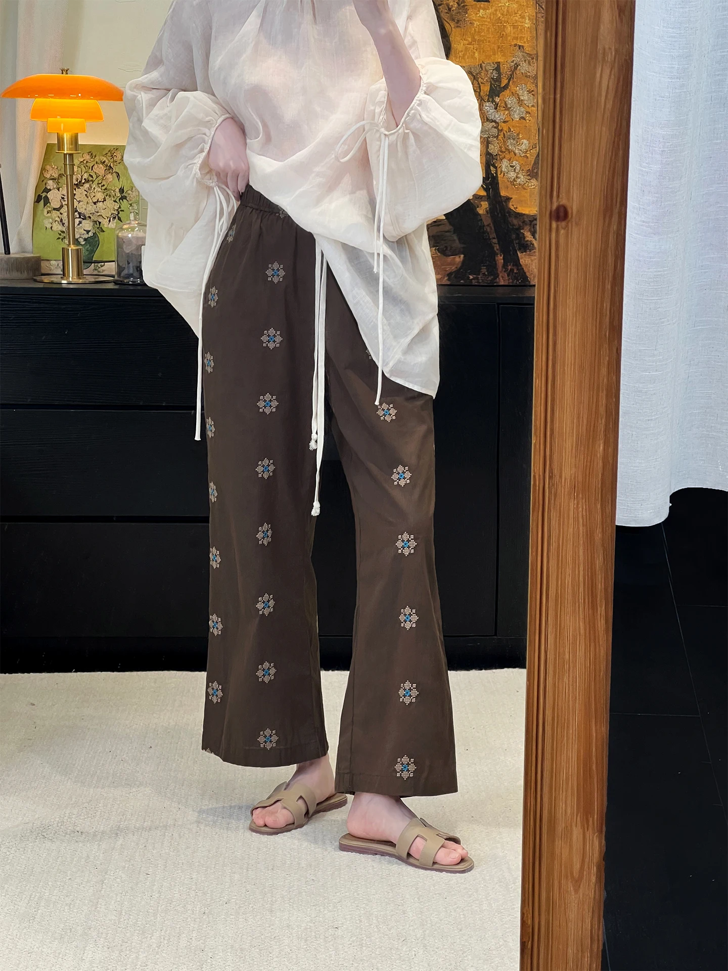 Retro Heavy Embroidery Linen Pants Women's Casual Cotton Linen Pants Slimming Summer New Sle High Waist Flared Legs
Retro Heavy Embroidery Linen Pants Women's Casual Cotton Linen Pants Slimming Summer New Sle High Waist Flared Legs