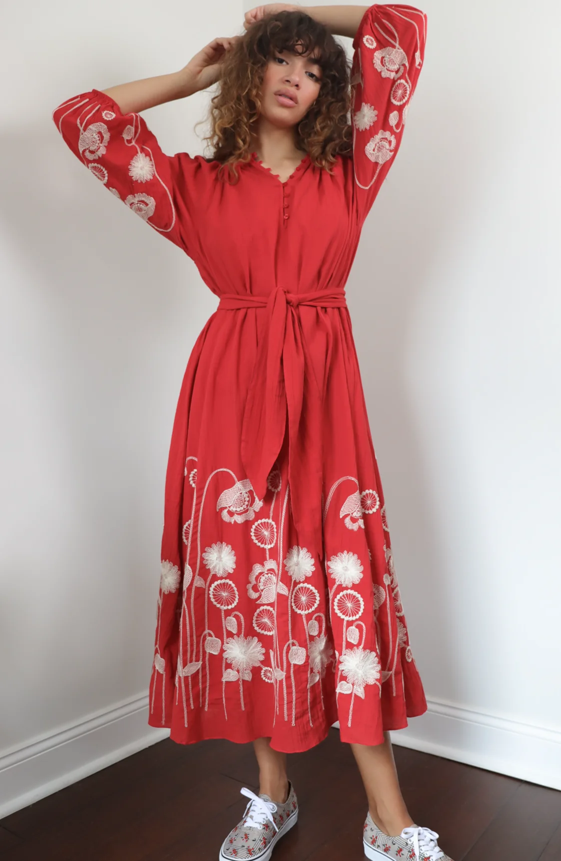 TEELYNN Boho Lantern Long Sleeve Cotton Dress for Women Robe Vintage Red Floral Embroidery Dresses Boho Beach Loose Vestidos
TEELYNN Boho Lantern Long Sleeve Cotton Dress for Women Robe Vintage Red Floral Embroidery Dresses Boho Beach Loose Vestidos