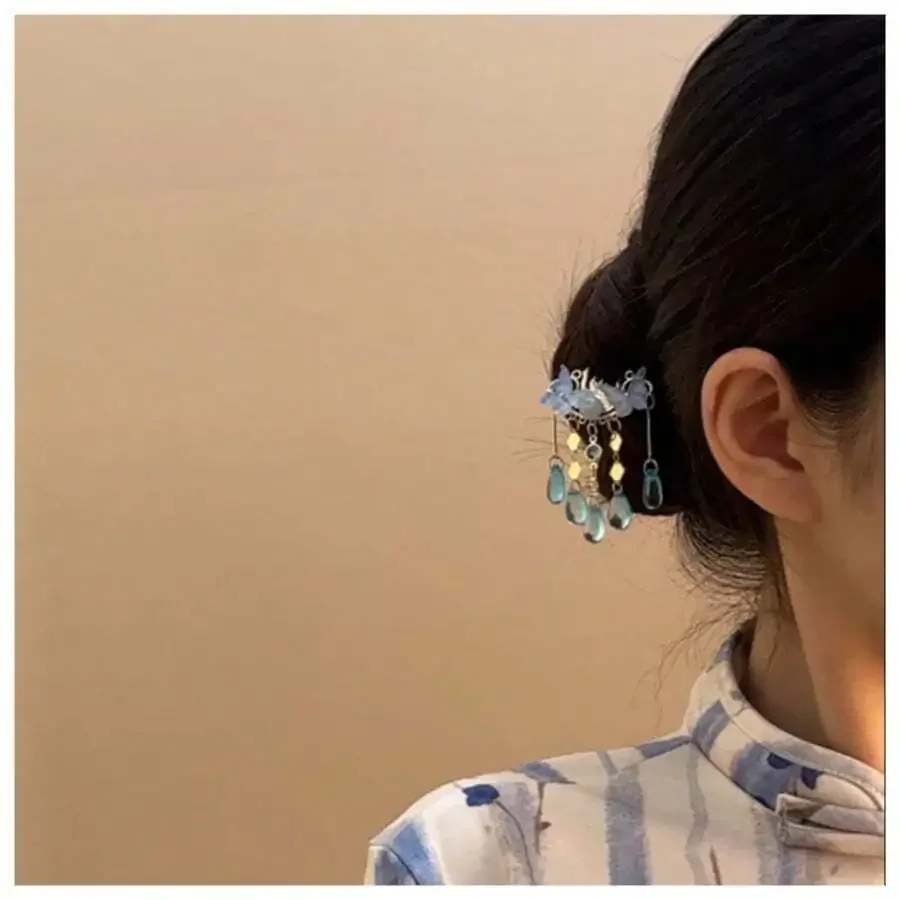 Traditional Chinese Hair Comb For Hanfu, Blue Tassel Bun Pin, Ming Dynasty Style Handmade
Traditional Chinese Hair Comb For Hanfu, Blue Tassel Bun Pin, Ming Dynasty Style Handmade