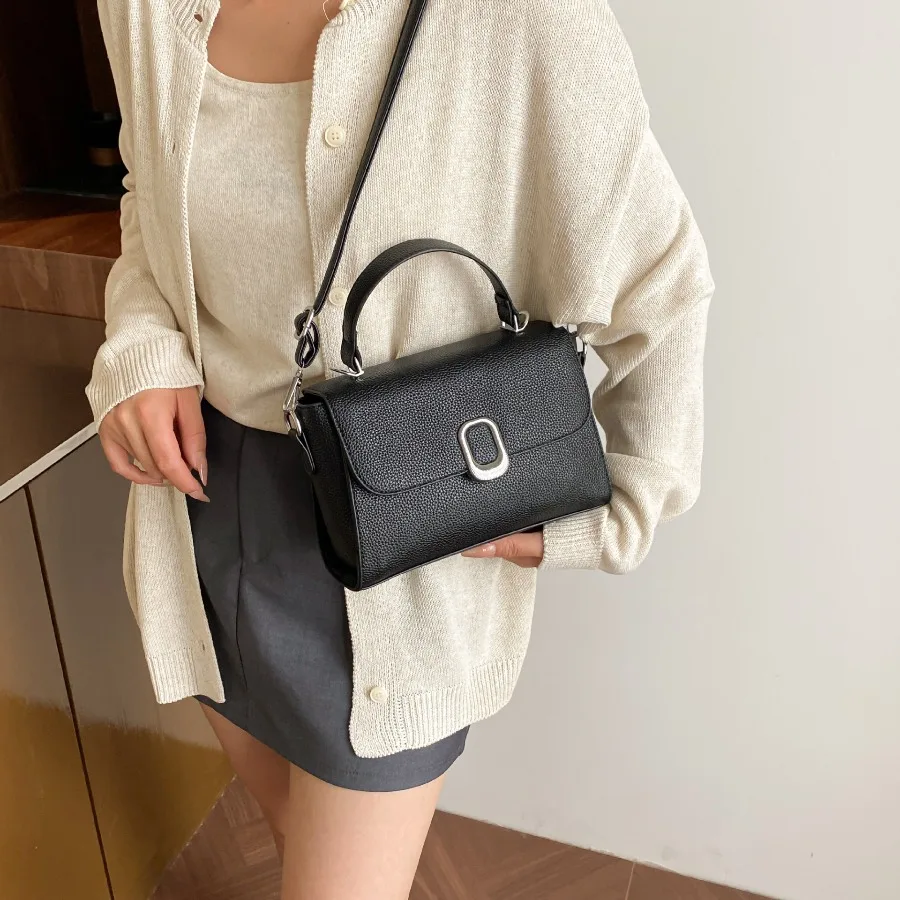 Autumn and winter fashion senior niche retro atmosphere shoulder bag simple versatile handbag female crossbody women's bags
Autumn and winter fashion senior niche retro atmosphere shoulder bag simple versatile handbag female crossbody women's bags