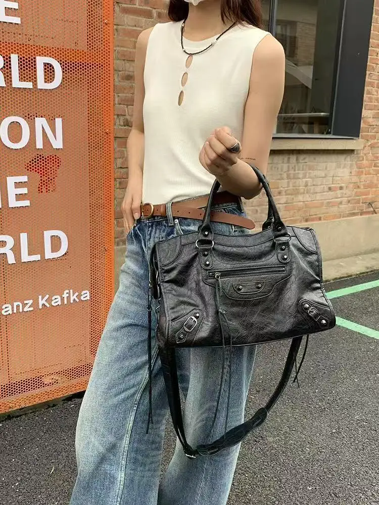 Women Bag Canvas Fashion 2024 New Fashion Red High-Capacity Shoulder Bag Pures and Bags Crossbody Girls Bag
Women Bag Canvas Fashion 2024 New Fashion Red High-Capacity Shoulder Bag Pures and Bags Crossbody Girls Bag