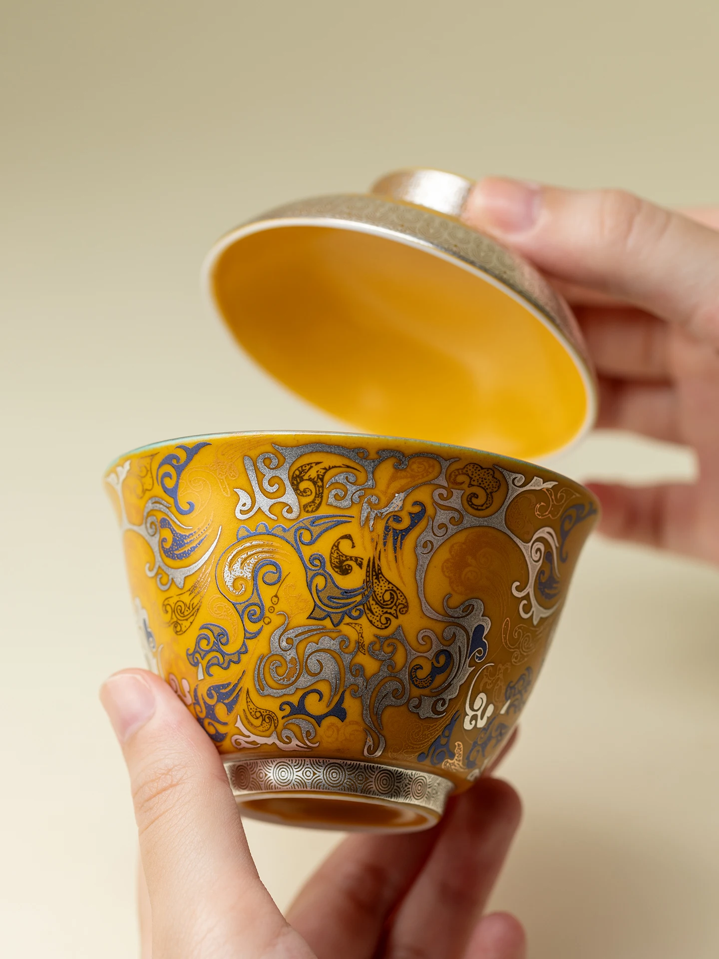 Silver Gilded Fu Long Handmade Cai Tureen Household New Chinese Tea Brewing Bowl High-End Kung Set Ceremony
Silver Gilded Fu Long Handmade Cai Tureen Household New Chinese Tea Brewing Bowl High-End Kung Set Ceremony
