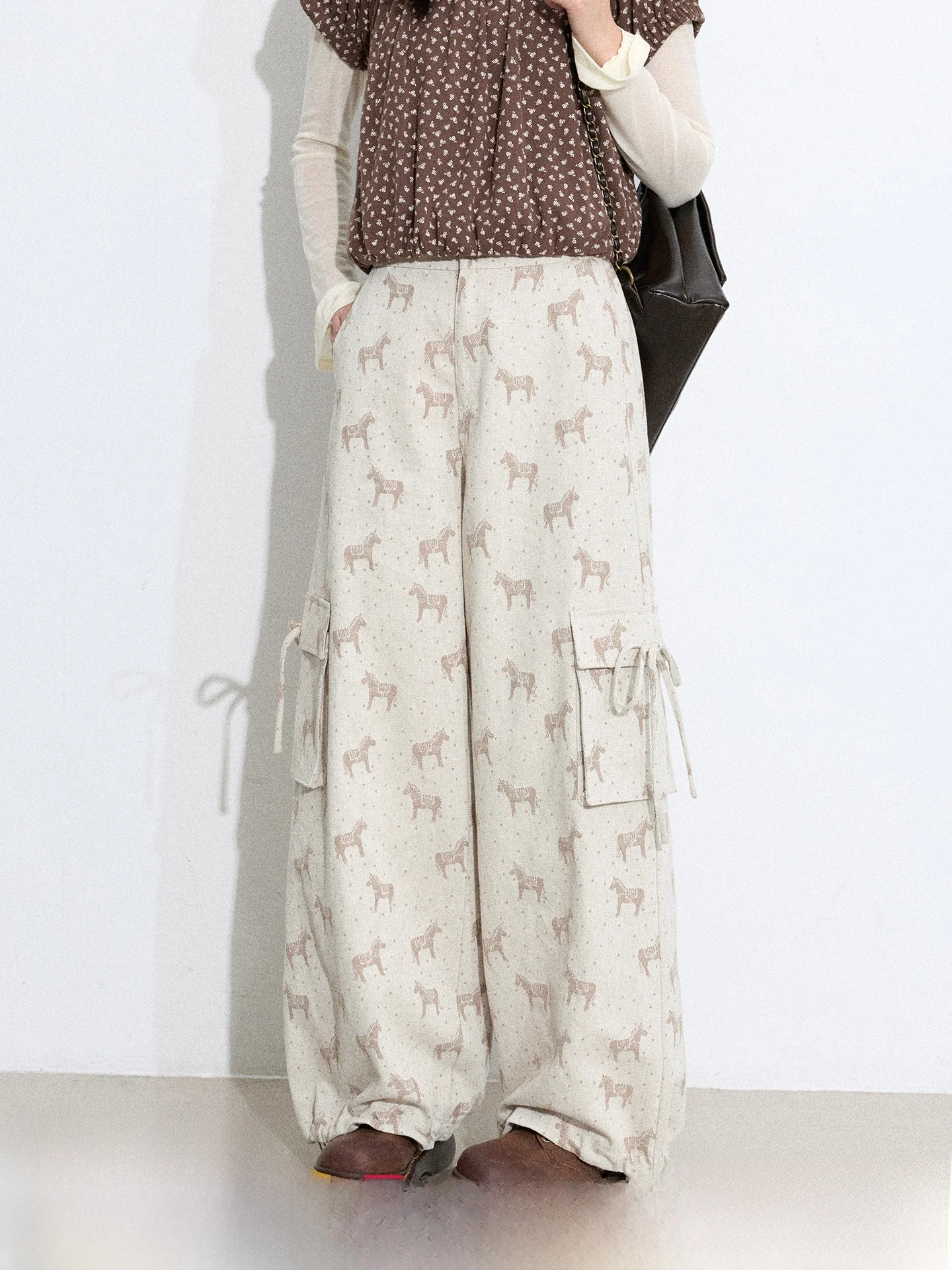 Original Sweet Plum Embroidery Workwear Wide Leg Pants Women's High Waist Casual Jeans Spring Season Comfortable Cotton...
Original Sweet Plum Embroidery Workwear Wide Leg Pants Women's High Waist Casual Jeans Spring Season Comfortable Cotton...