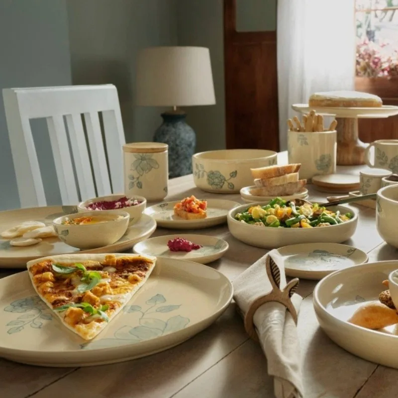 Элегантный набор из двух керамических чаш для стружки и погружения ручной работы с прочной глянцевой отделкой, легкая очистка для вечеринок, встреч
Элегантный набор из двух керамических чаш для стружки и погружения ручной работы с прочной глянцевой отделкой, легкая очистка для вечеринок, встреч