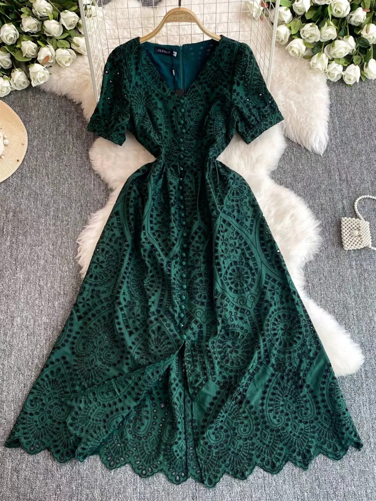 Summer New Fashion Hollow Out Embroidery Vintage Dresses Women's V-Neck Short Sleeves Waist Slim Fit A-line Elegant Dress
Summer New Fashion Hollow Out Embroidery Vintage Dresses Women's V-Neck Short Sleeves Waist Slim Fit A-line Elegant Dress