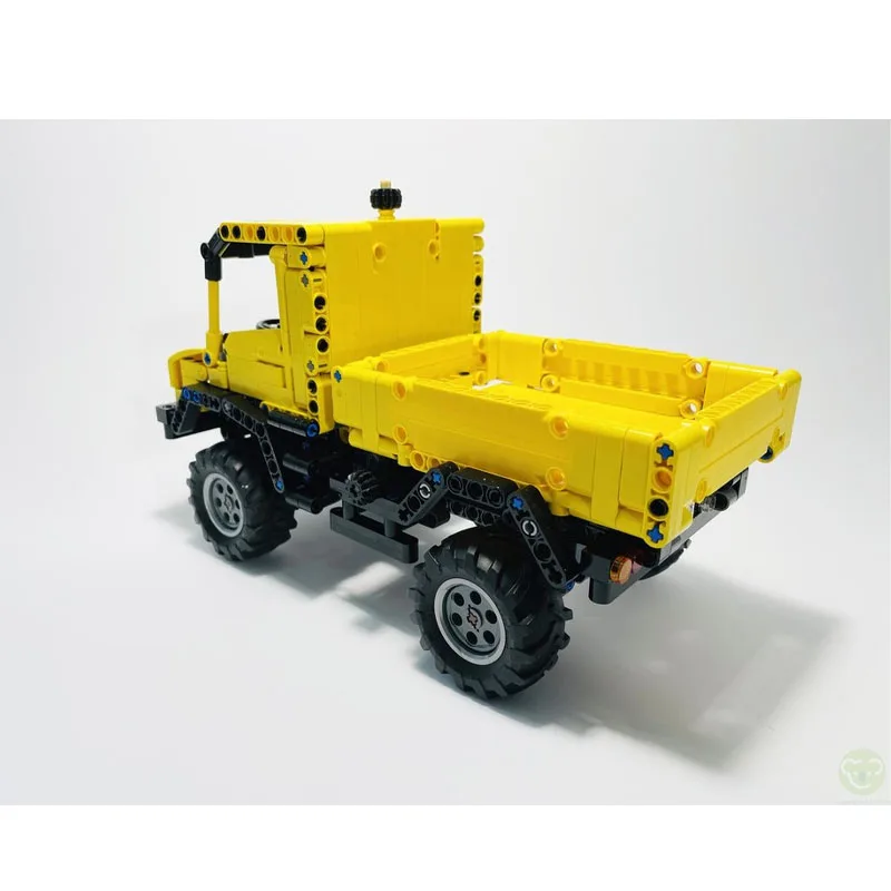 MOC-75594 Yellow New Cargo Semi-Trailer Truck Building Block Model 714 Parts MOC Creative Boys Children's Birthday Toy Gift
MOC-75594 Yellow New Cargo Semi-Trailer Truck Building Block Model 714 Parts MOC Creative Boys Children's Birthday Toy Gift