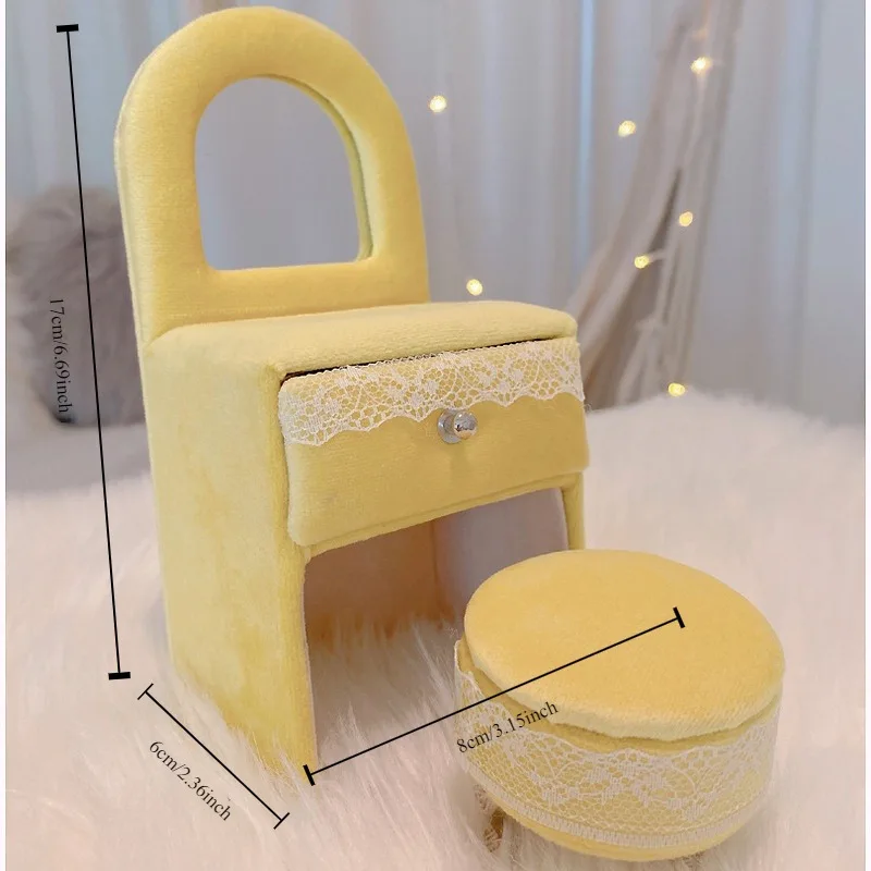 Изысканный мини-жемчужный фланелевой дисплей для ювелирных изделий, мебельная шкатулка для драгоценностей, туалетный столик, коробка для хранения сережек, новинка 
Изысканный мини-жемчужный фланелевой дисплей для ювелирных изделий, мебельная шкатулка для драгоценностей, туалетный столик, коробка для хранения сережек, новинка