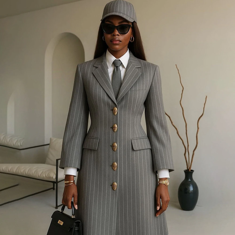 Женский пиджак на заказ, роскошный однобортный пиджак с вырезами на лацканах, в полоску, элегантная женская одежда, 1 шт., комплект из тренча и брюк
Женский пиджак на заказ, роскошный однобортный пиджак с вырезами на лацканах, в полоску, элегантная женская одежда, 1 шт., комплект из тренча и брюк