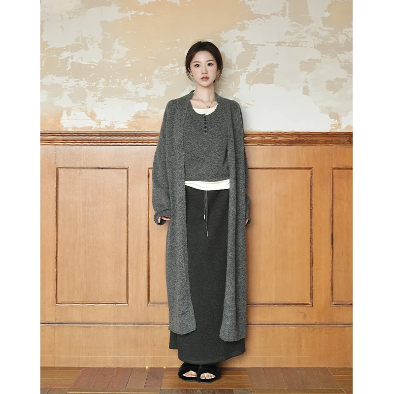SerioLudere Lazy Egg Wool Blend Design Vest Cardigan Inner Wear Half Skirt Set Fashionable Women's Ensemble Autumn 2024
SerioLudere Lazy Egg Wool Blend Design Vest Cardigan Inner Wear Half Skirt Set Fashionable Women's Ensemble Autumn 2024