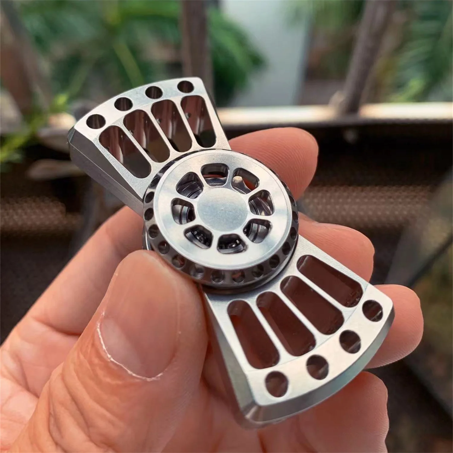 YHedc Stainless steel two-page Fingertip Gyro Metal Decompression Toy Fidget Spinner
YHedc Stainless steel two-page Fingertip Gyro Metal Decompression Toy Fidget Spinner