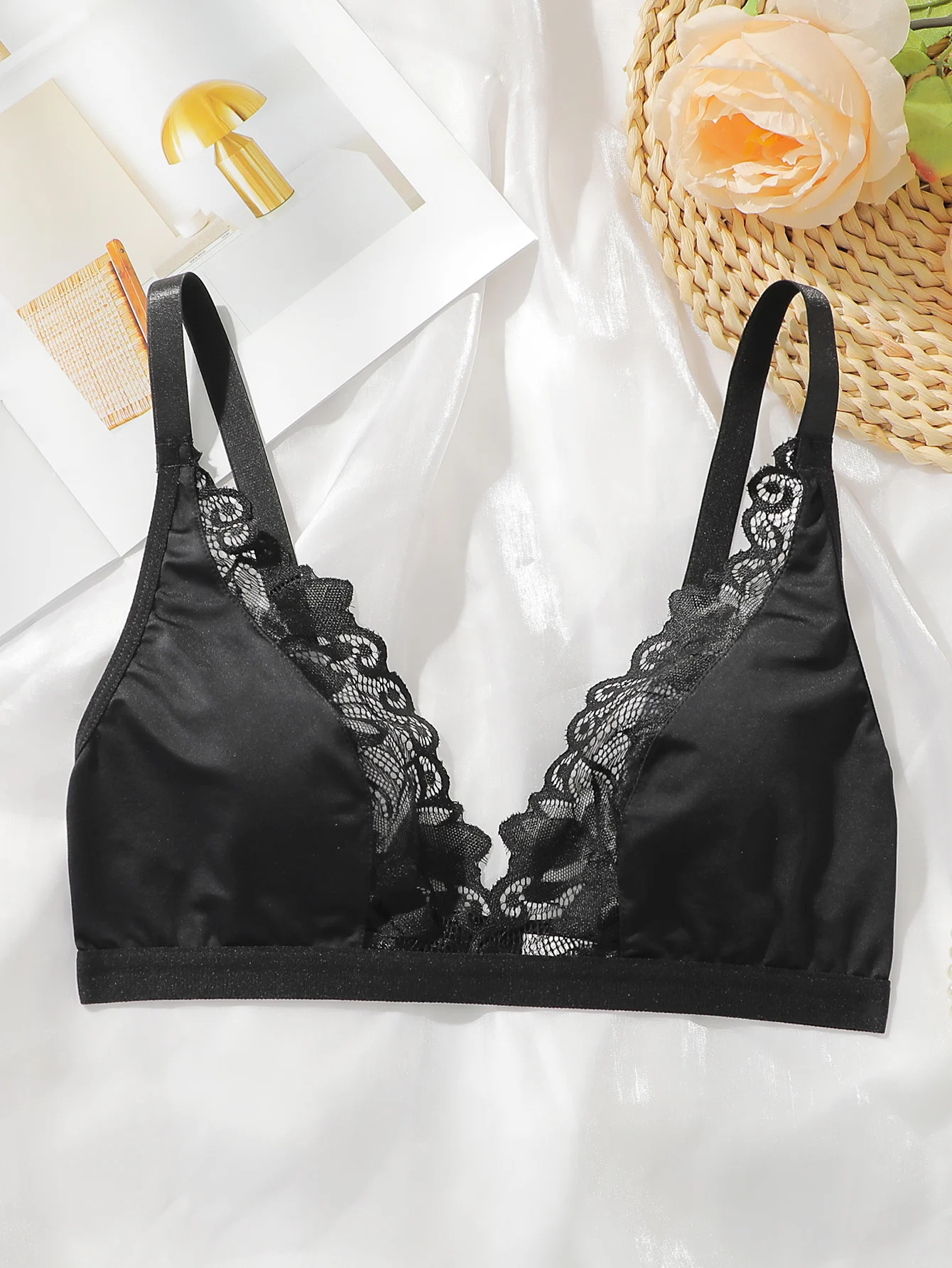 Сексуальные кружевные бюстгальтеры для женщин без косточек, глубокий V-образный вырез, бюстгальтер пуш-ап, гладкий комфорт, эластичный бюстгальтер, тонкое дышащее нижнее белье
Сексуальные кружевные бюстгальтеры для женщин без косточек, глубокий V-образный вырез, бюстгальтер пуш-ап, гладкий комфорт, эластичный бюстгальтер, тонкое дышащее нижнее белье
