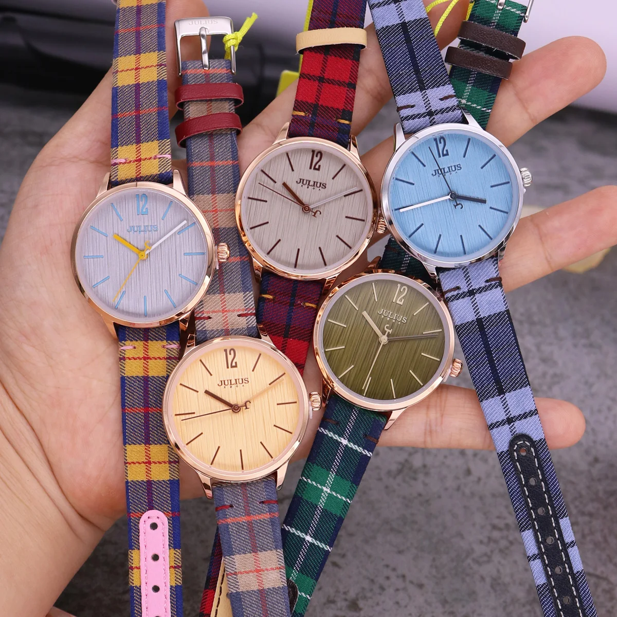 New Julius Women's Watch Japan Quartz Hours Fashion British Plaid Ins Style Bracelet Real Leather Clock Girl's Birthday Gift Box
New Julius Women's Watch Japan Quartz Hours Fashion British Plaid Ins Style Bracelet Real Leather Clock Girl's Birthday Gift Box