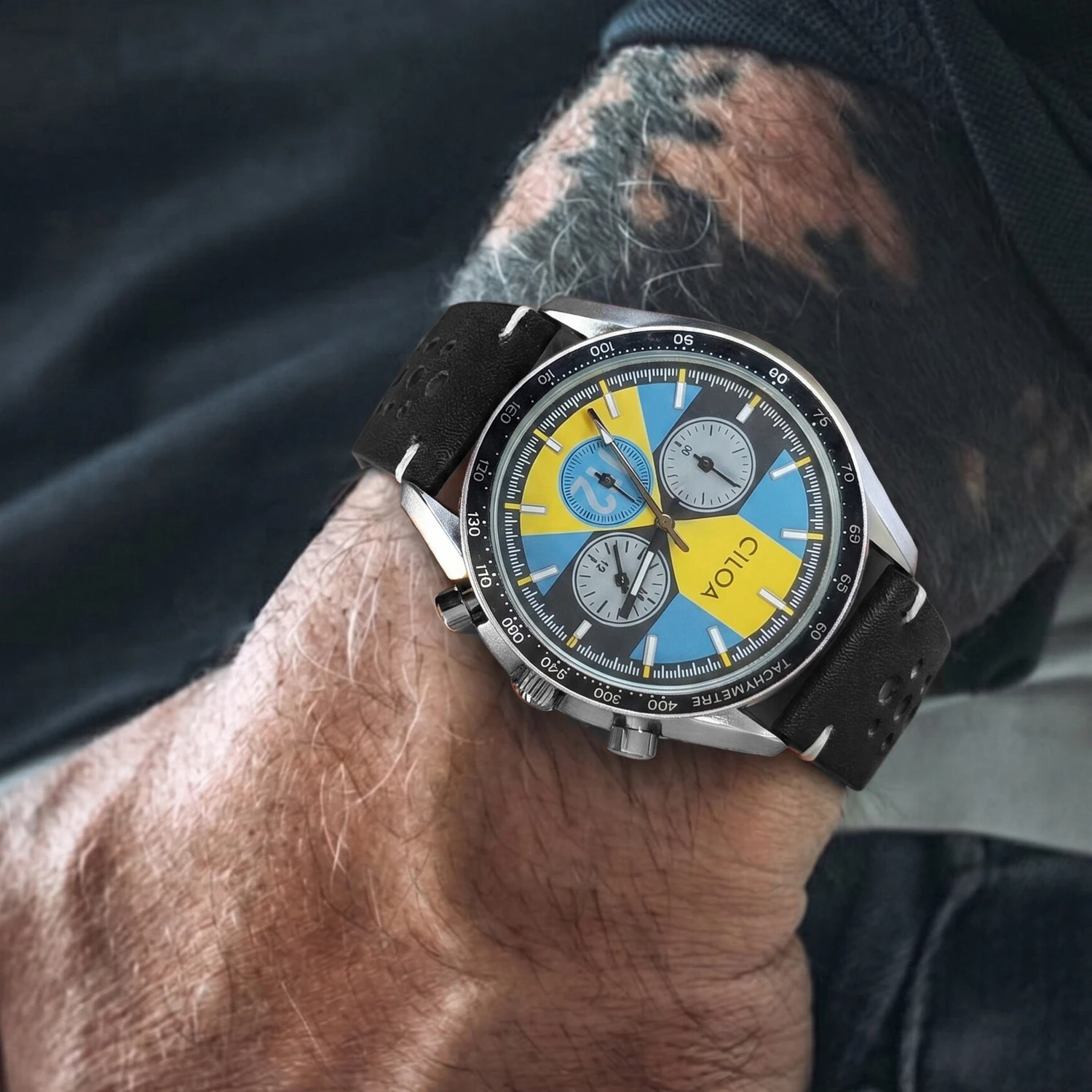 CILOA Men's Racing Chronograph Watch Vintage Blue & Yellow Dial Black Perforated Leather Strap Tachymeter Quartz Wristwatch
CILOA Men's Racing Chronograph Watch Vintage Blue & Yellow Dial Black Perforated Leather Strap Tachymeter Quartz Wristwatch