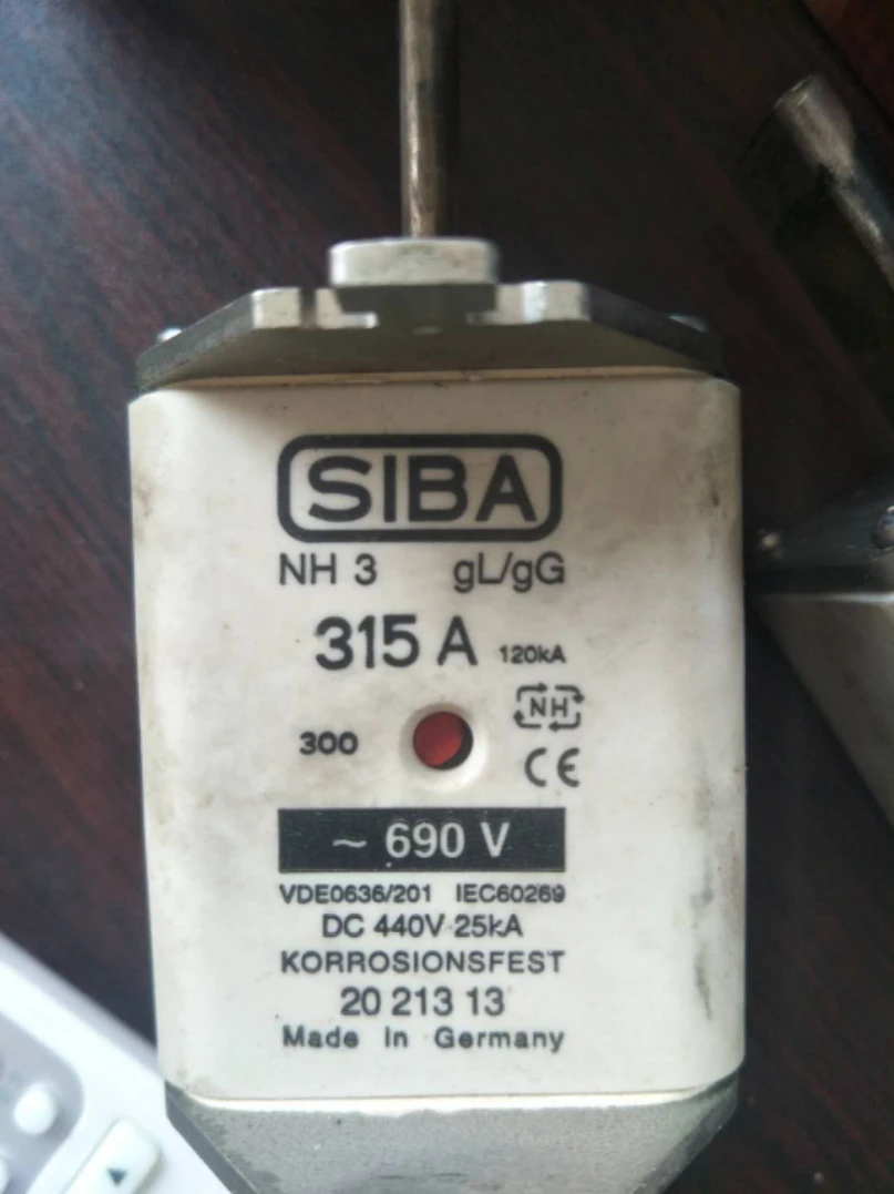 Предохранители: NH3 315A 690V 120KA 2021313 / NH3 315A 500A 630A 500V 120KA 2000513
Предохранители: NH3 315A 690V 120KA 2021313 / NH3 315A 500A 630A 500V 120KA 2000513